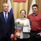 Губернатор Томской области Владимир Мазур вручил знак отличия многодетной семье из Молчановского района